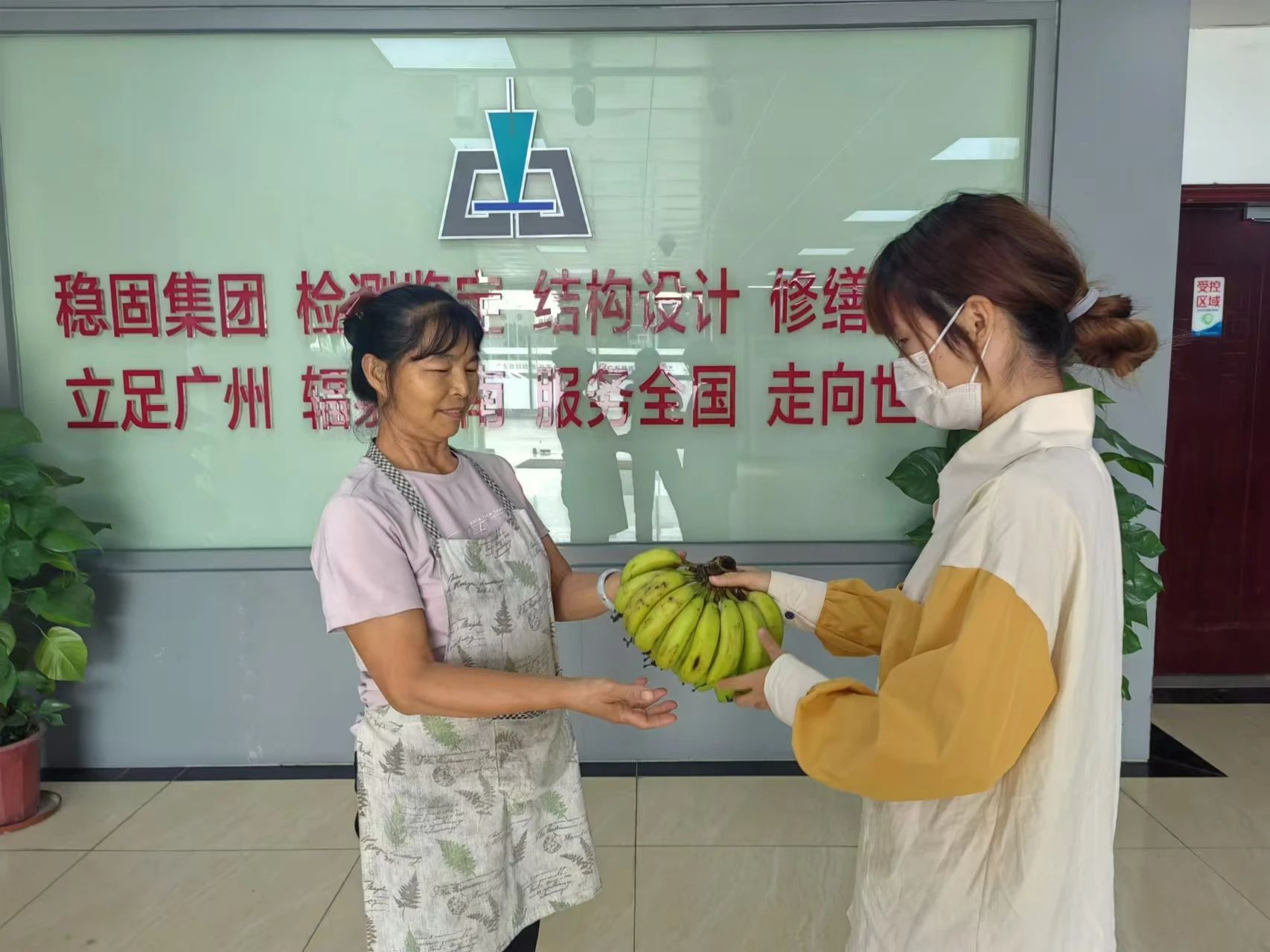 噜噜噜AV久久AV波多野结衣
