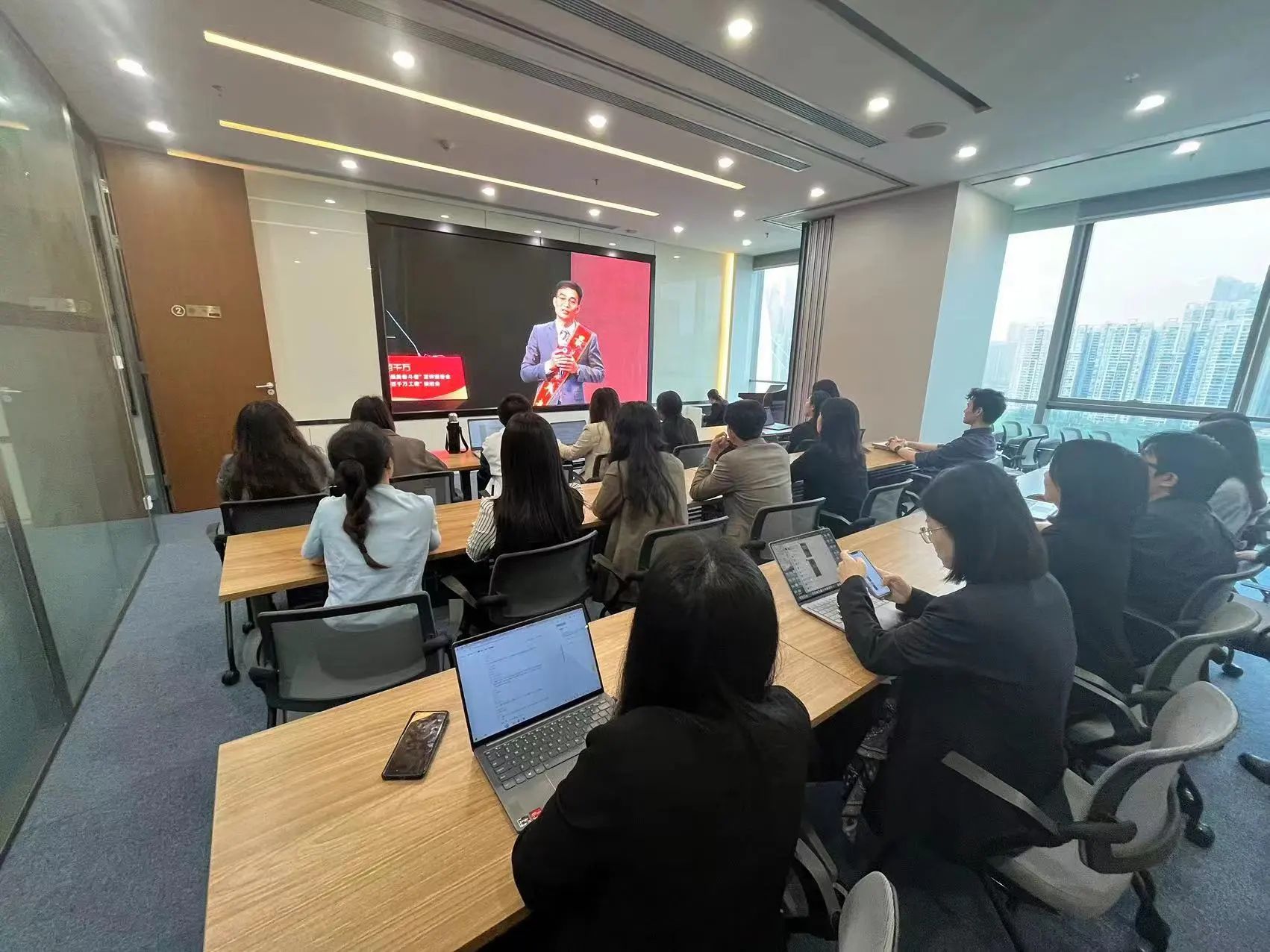 噜噜噜AV久久AV波多野结衣